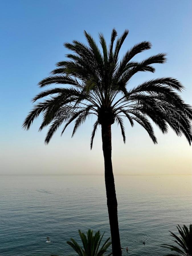 Marbella Beachfront Apartment Экстерьер фото